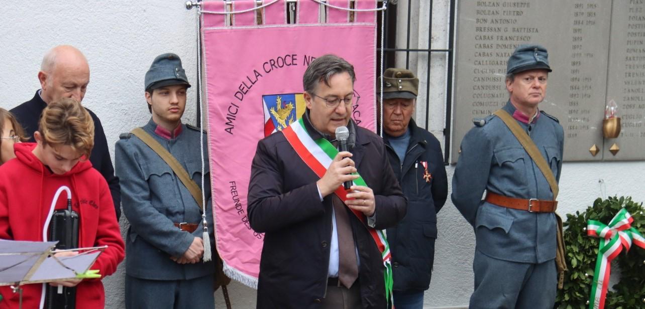 Immagine per Romans ricorda i caduti e guarda alla guerra in Ucraina: «Rinsaldare la fratellanza tra i popoli con i giovani»